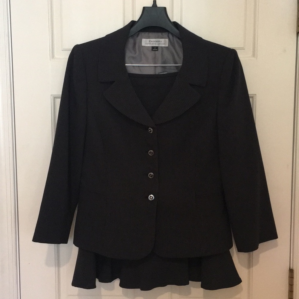 Business suit - skirt